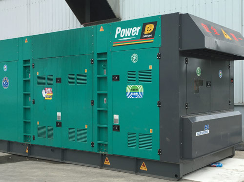 雅江升级发电机组的过程中需要注意哪些安全事项？